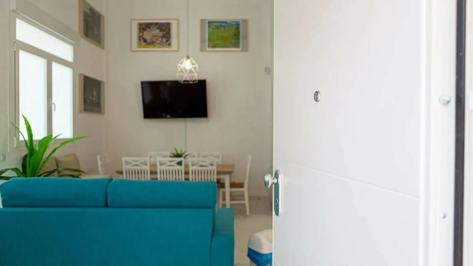 2Bedroom Duplex In Hortaleza Near Metro Madrid Spain