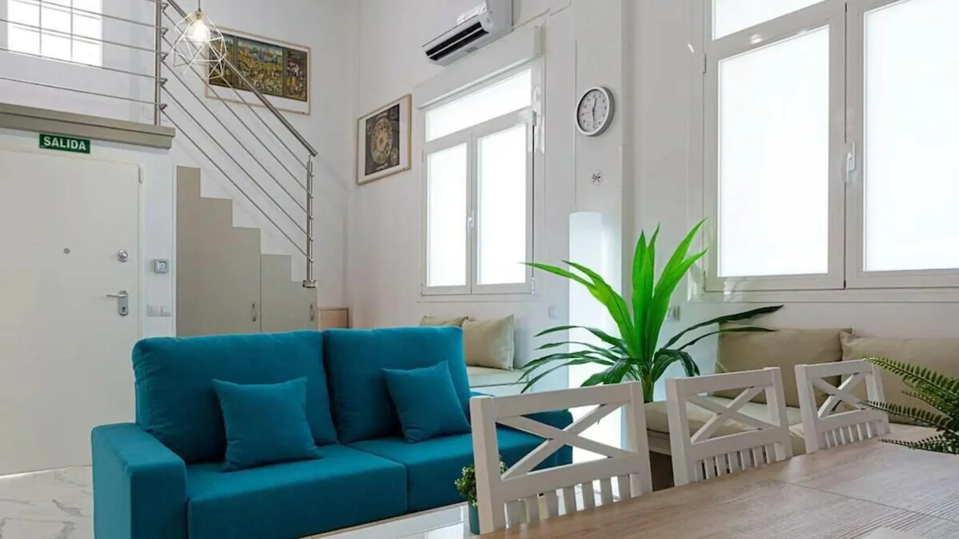 2Bedroom Duplex In Hortaleza Near Metro Madrid Spain